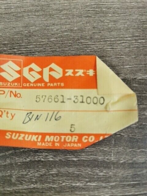 NOS SUZUKI GN125 1982 1983 GT750 GS1000L COVER CLUTCH LEVER 57661-31000 S38