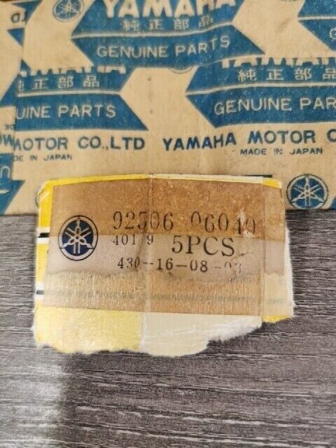 NOS YAMAHA EC340H TTR225SC YZ85S TTR225M XT225H SCREW PAN 92506-06040-00 Y151