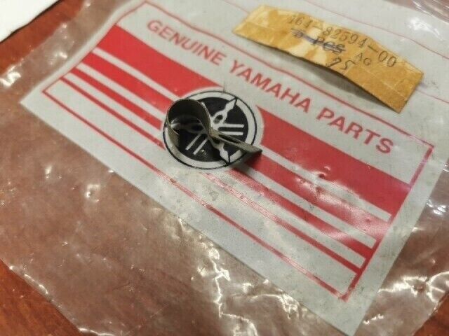 NOS Yamaha CLAMP 164-82594-00-00 SUB 90462-05012-00 Y162