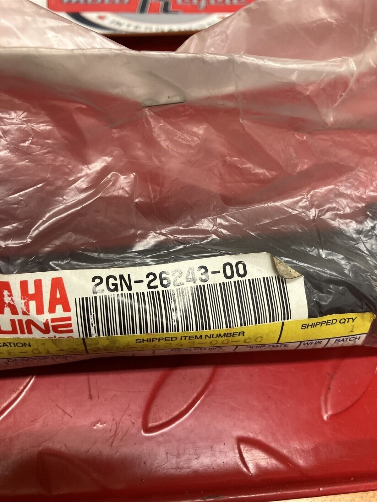 NEW NOS YAMAHA THROTTLE TUBE GUIDE 2GN-26243-00-00 Y64
