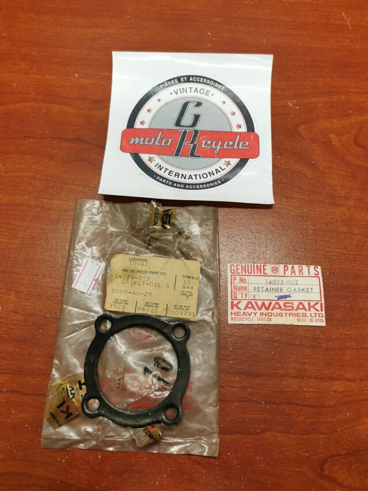 NOS Kawasaki KV75 MT1 OIL SEAL RETAINER GASKET 14023-002 K36