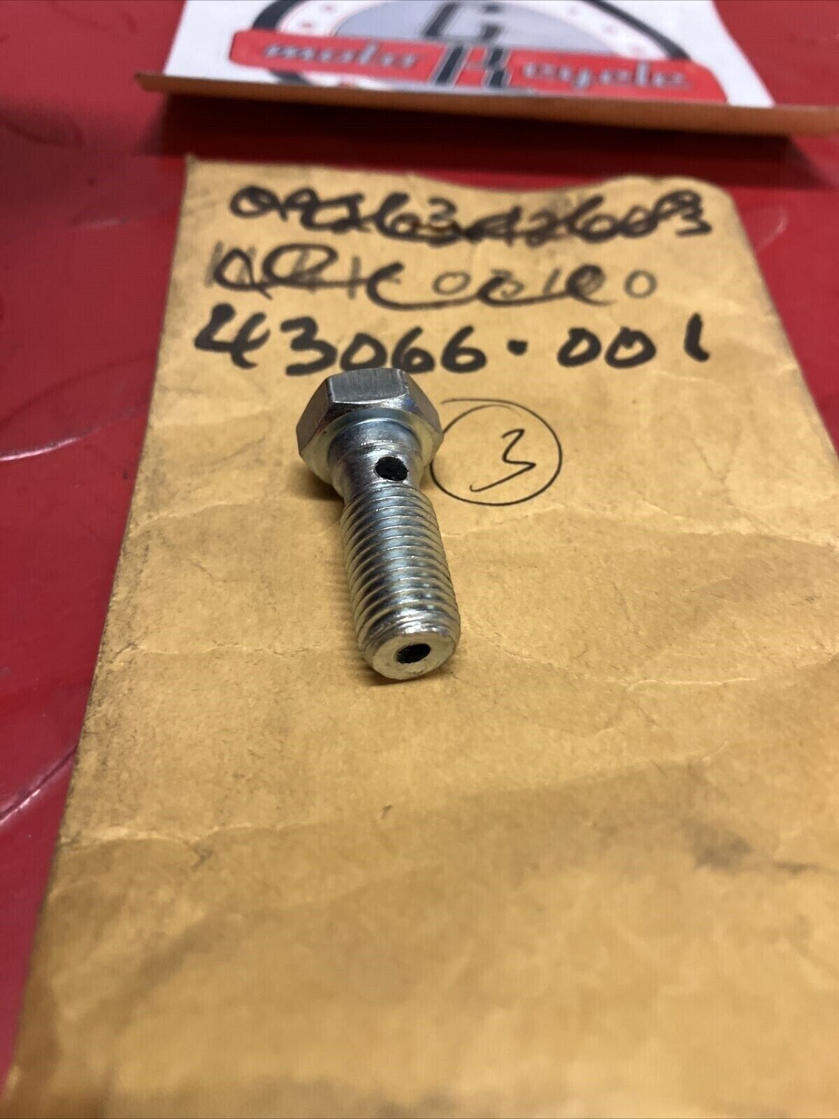 NOS KAWASAKI OIL LINE BOLT L=23 43066-001 SUPERCEDED BY 92153-0627 K19