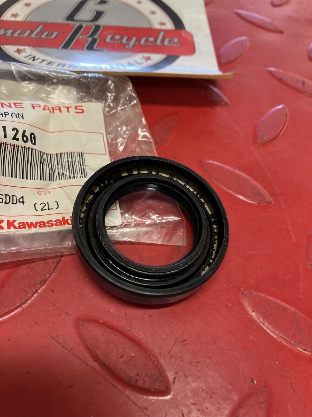 NOS KAWASAKI OIL SEAL SDD4 92049-1260 K12
