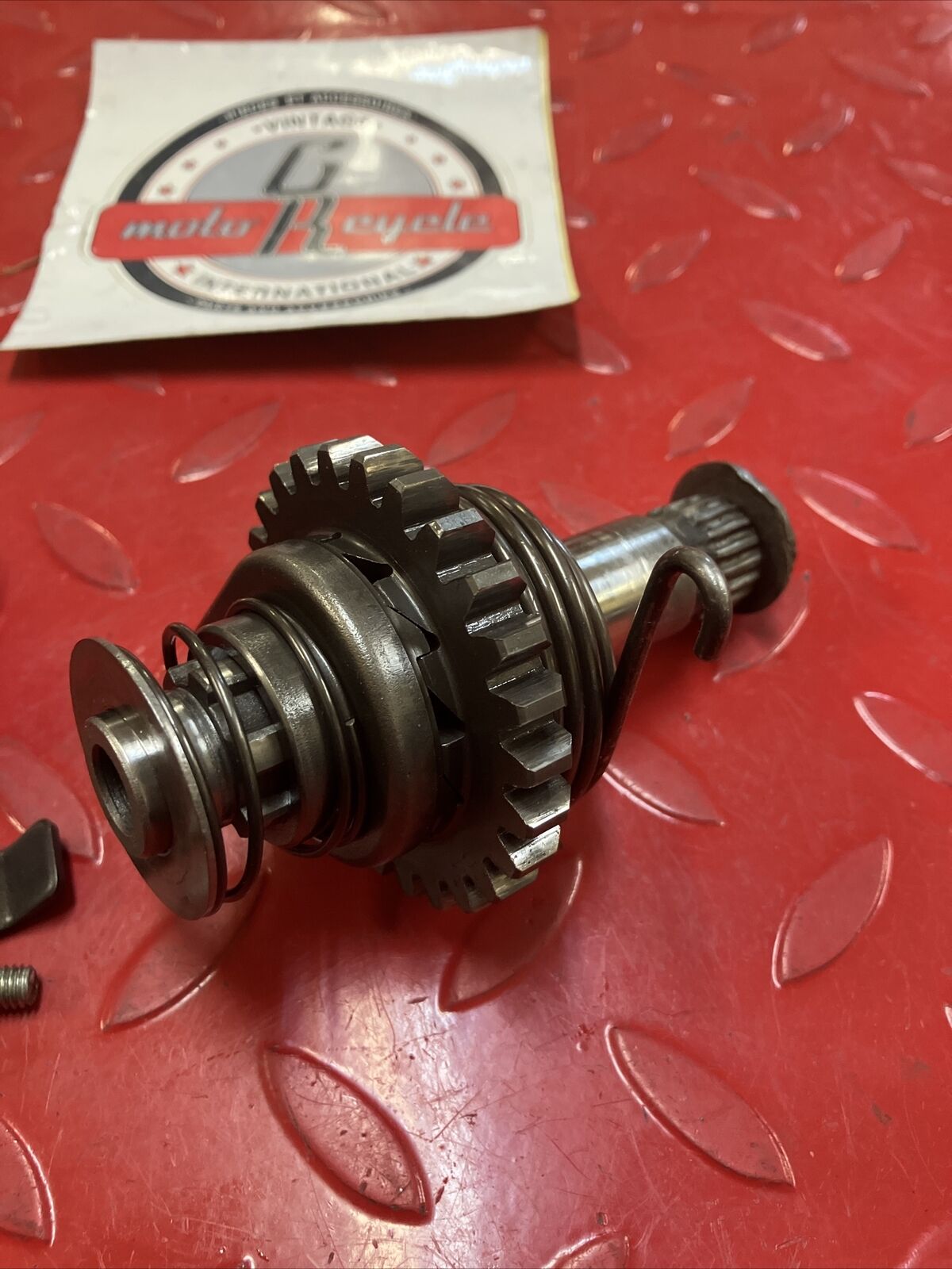 Suzuki RM125 1985 kickstarter kick starter spindle shaft idle gear 1984