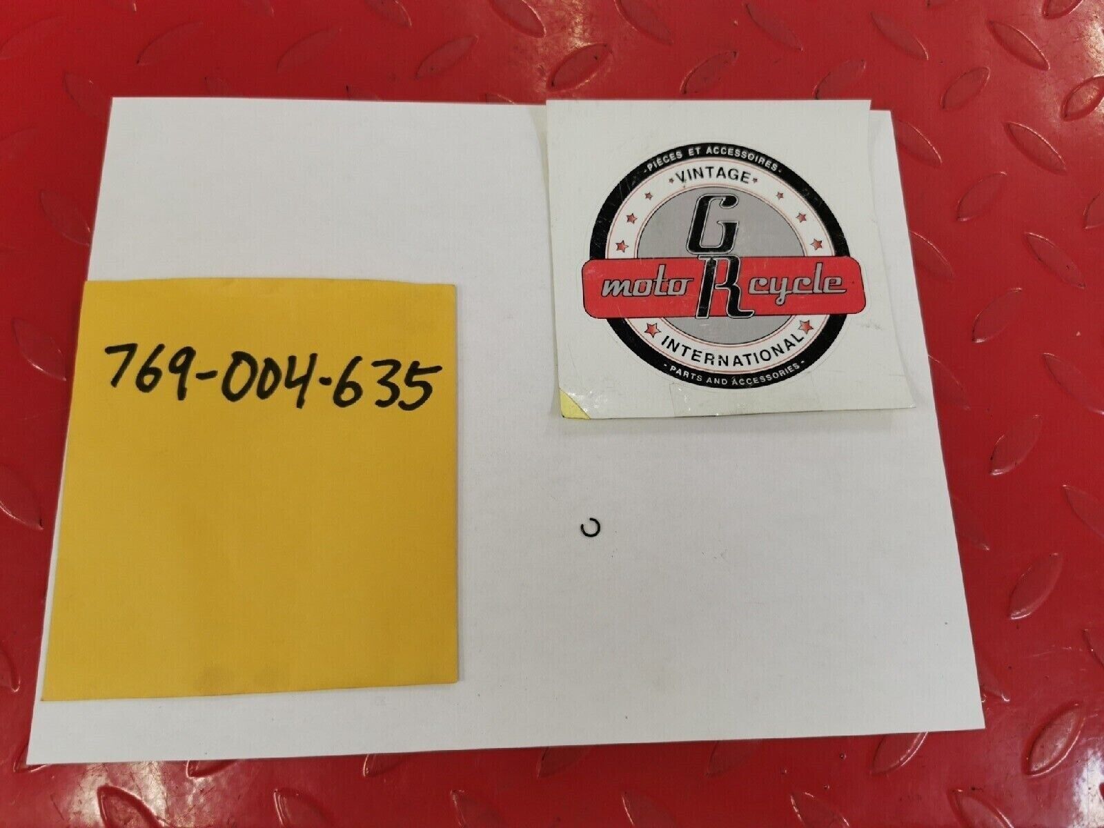 NOS PUCH BOMBARDIER MAXI  CIRCLIP  769-004-635 P3