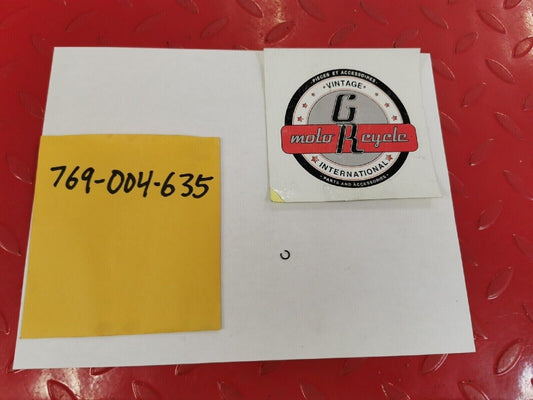 NOS PUCH BOMBARDIER MAXI  CIRCLIP  769-004-635 P3