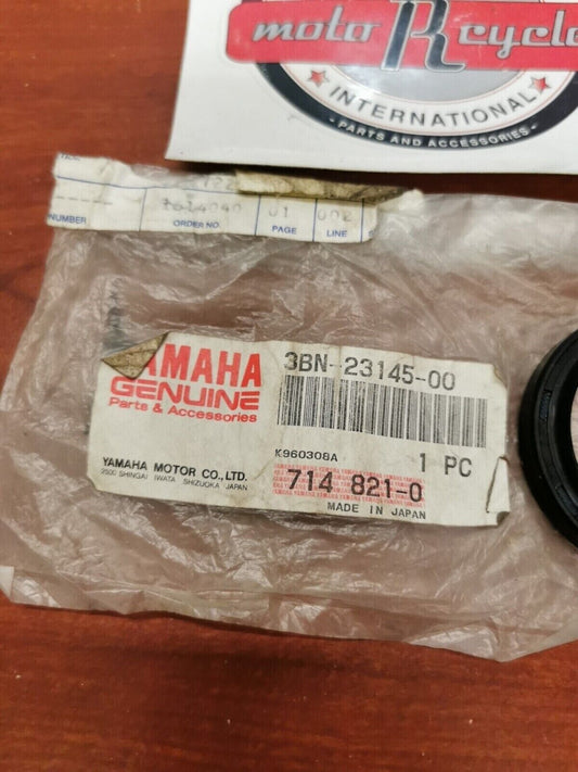 NOS Yamaha DT125 DT200 OIL SEAL 3BN-23145-00-00 Y92
