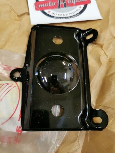 NOS HONDA ATC250ES BIG RED 1985 - 1988 BRACKET TAILLIGHT 33705-HA0-003 H157