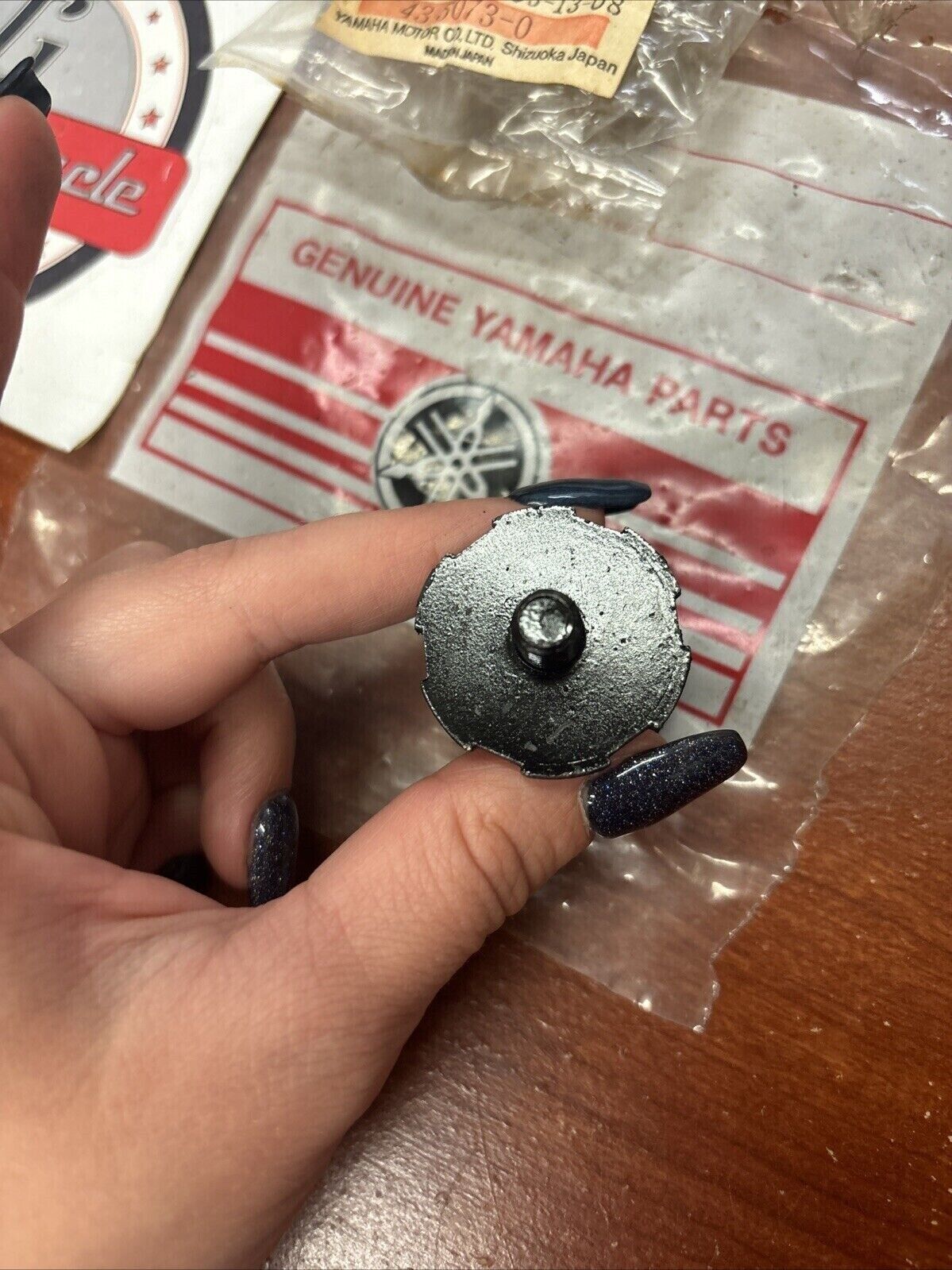 NOS Yamaha DAMPER 2 8R4-21486-10-00 Y177