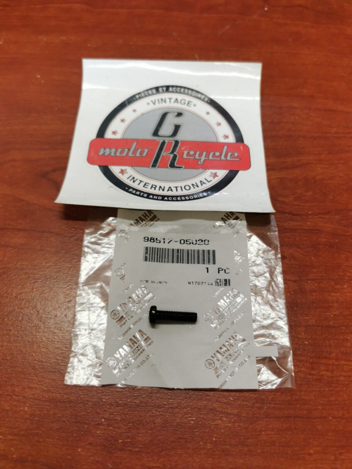 NEW NOS Yamaha EF3000 EF6600 YG6600 YG5200 PAN HEAD SCREW 98517-05020-00 Y84