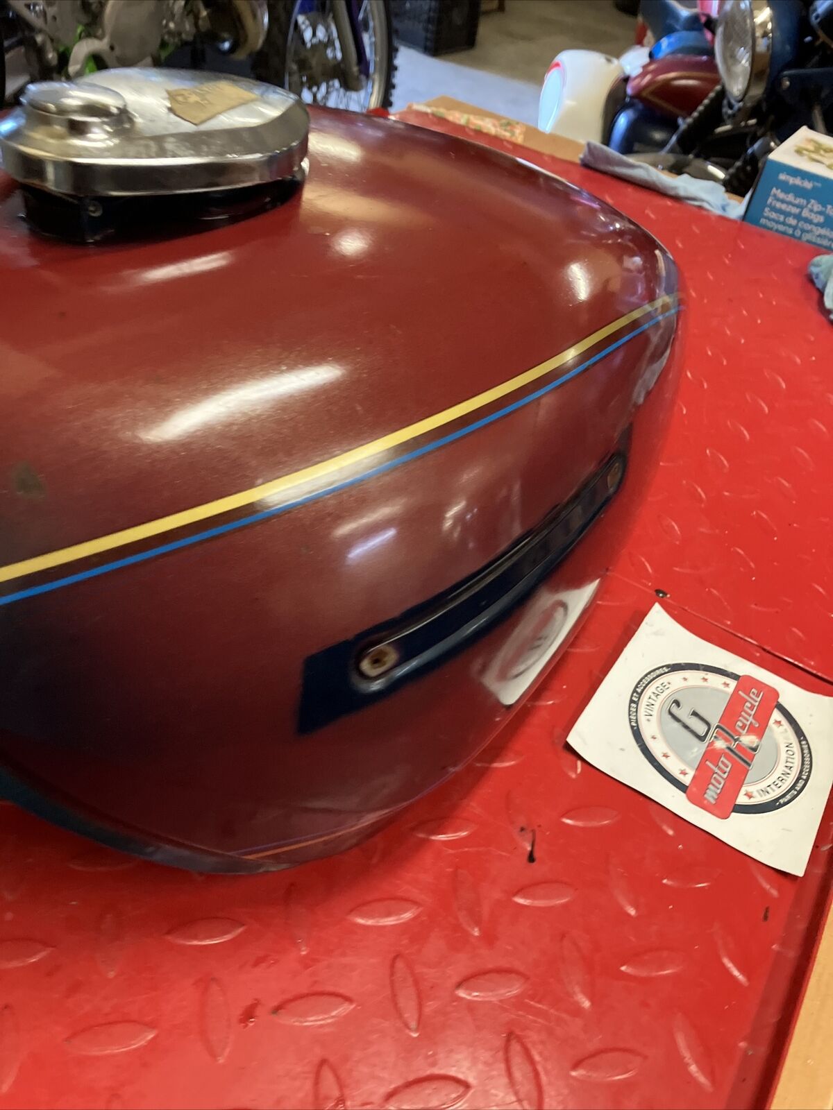 Kawasaki KZ750 1977 Fuel tank gas petrol reservoir 1976 1978 1979