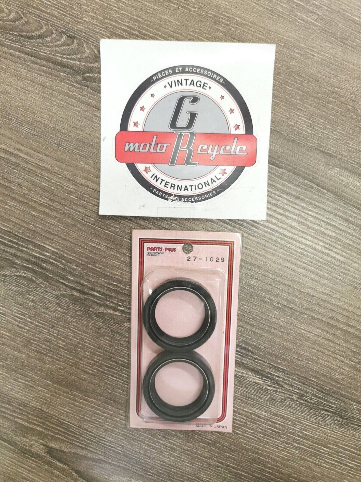 NOS PARTS PLUS XL350R XL600R CB650SC VT750C GL1100I  Fork Seals SET 27-1029 J18