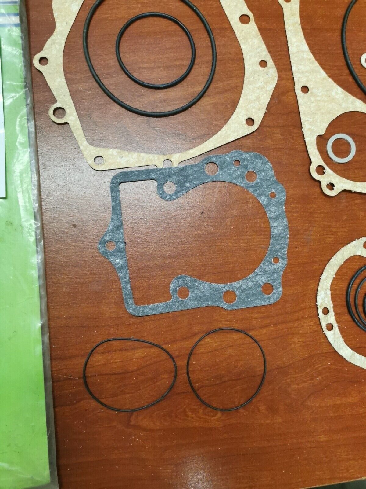 NOS Kawasaki KZ200 INCOMPLETE ENGINE GASKET KIT 14046-120 K2