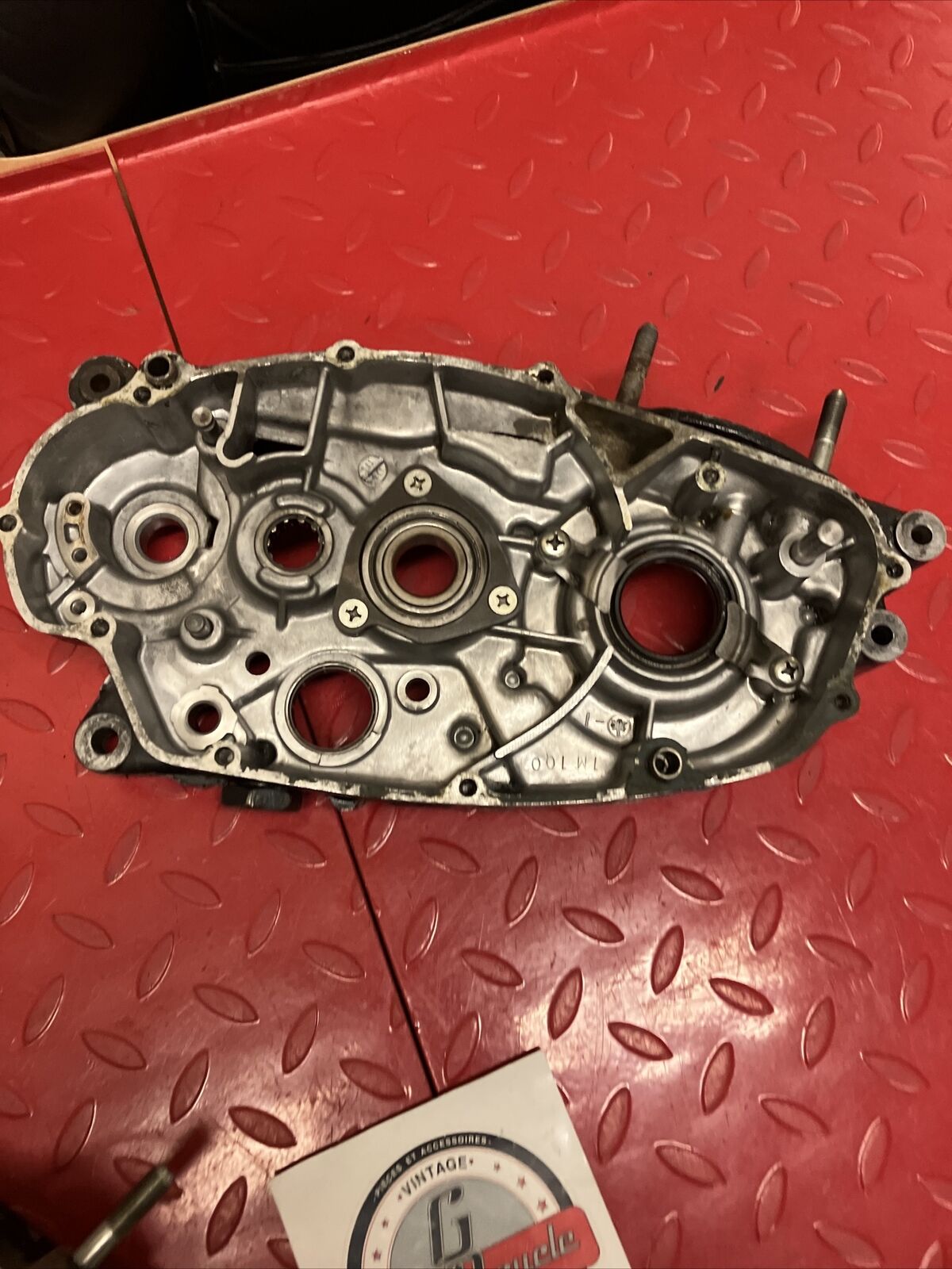 Yamaha DT250 1977 crankcase left right crank case set