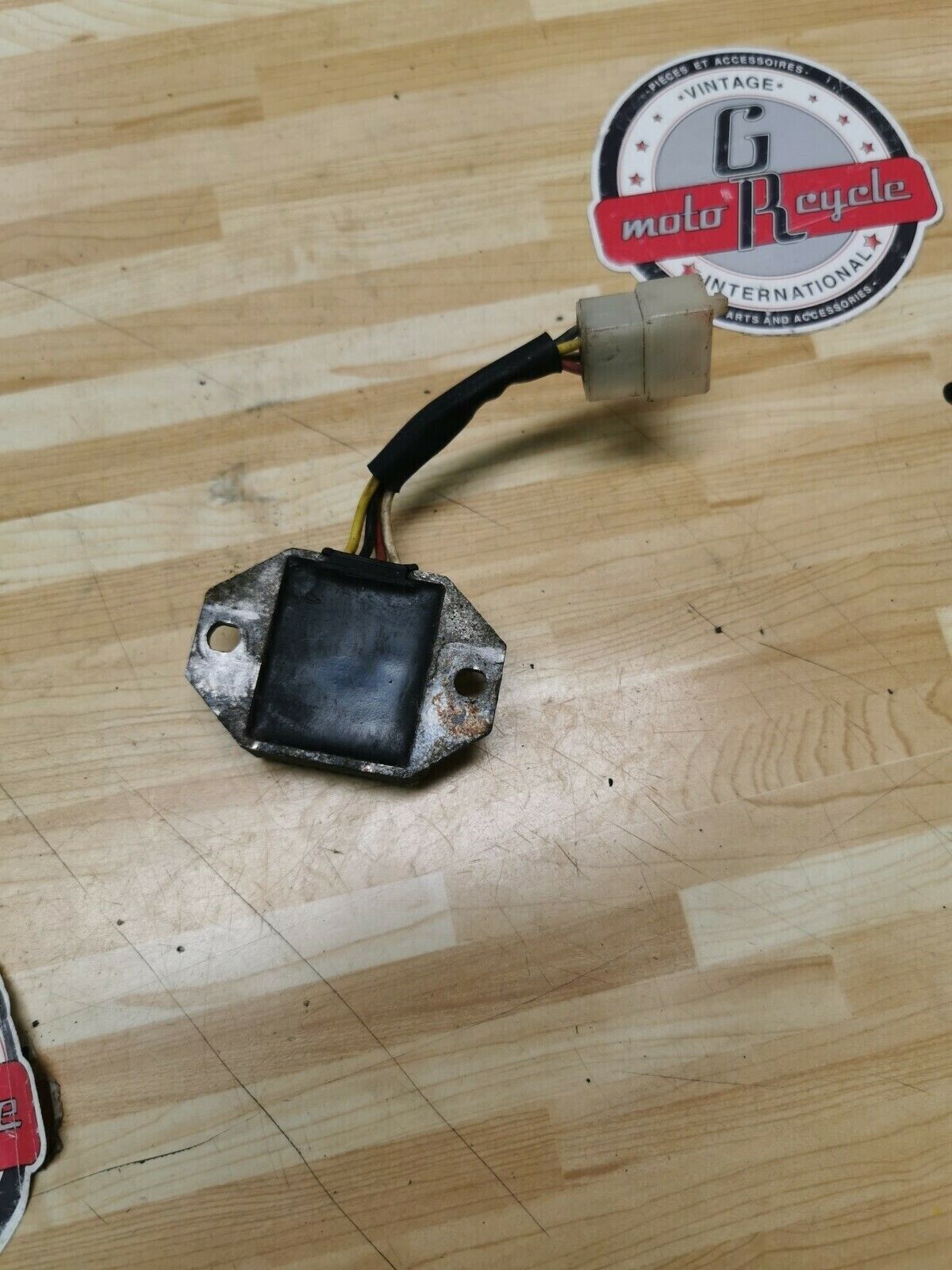 Yamaha DT200 1986 electrical voltage regulator rectifier