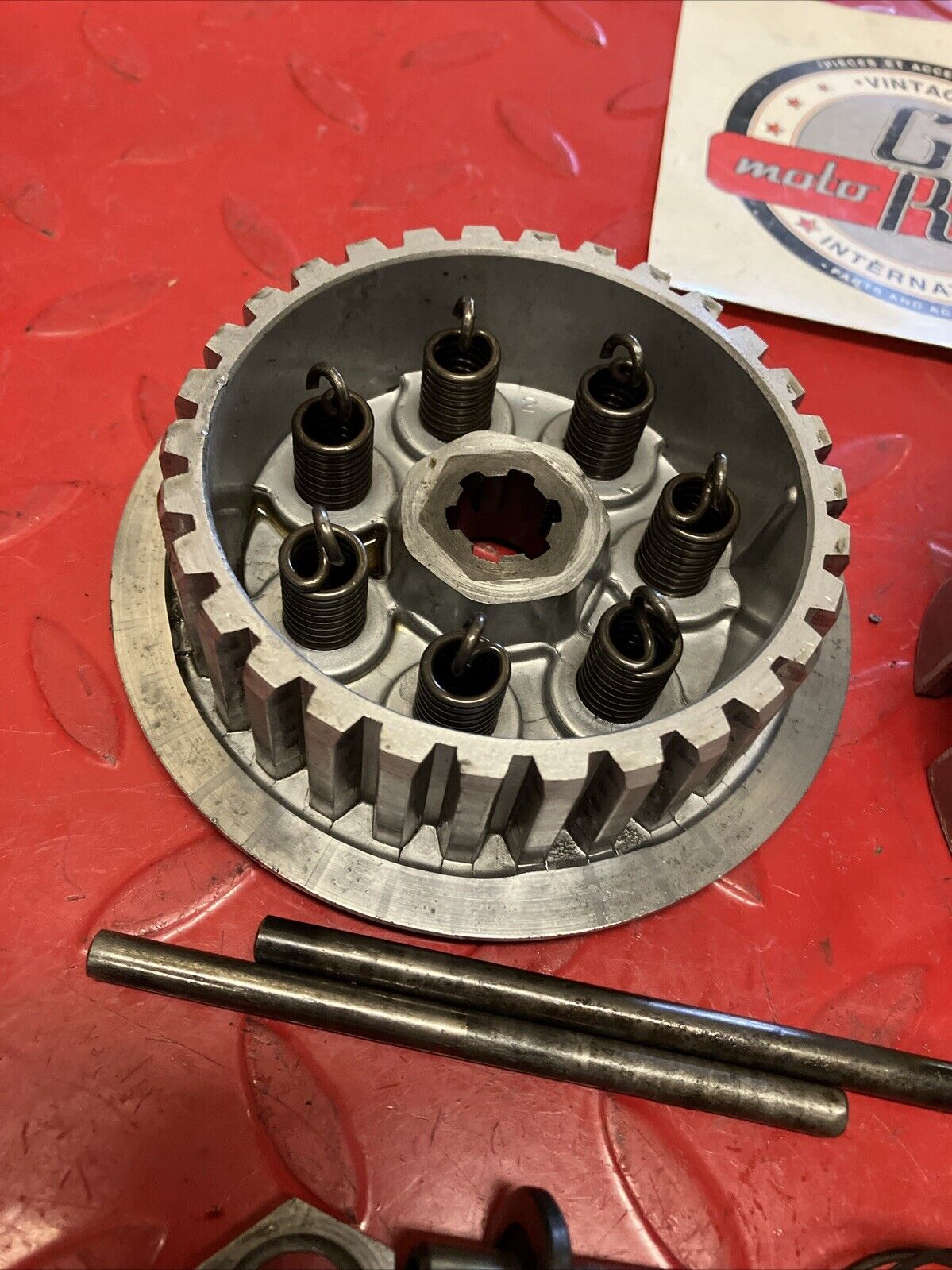 Suzuki TC125 1975 Clutch assembly basket hub pressure plate