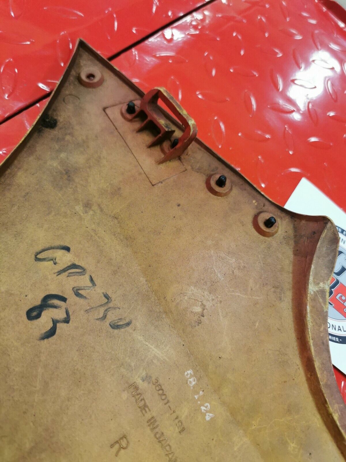 Kawasaki GPZ750 1983 right side cover panel fairing 1984