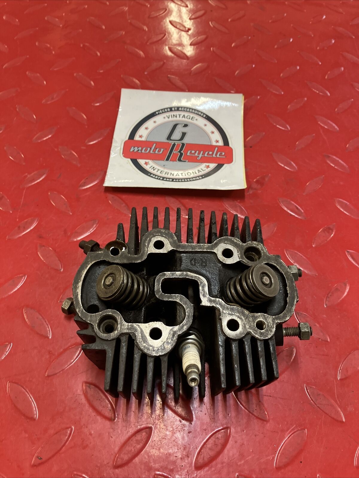 Honda C105 C105T CA105T Trail 55 cylinder jug barrel head valve
