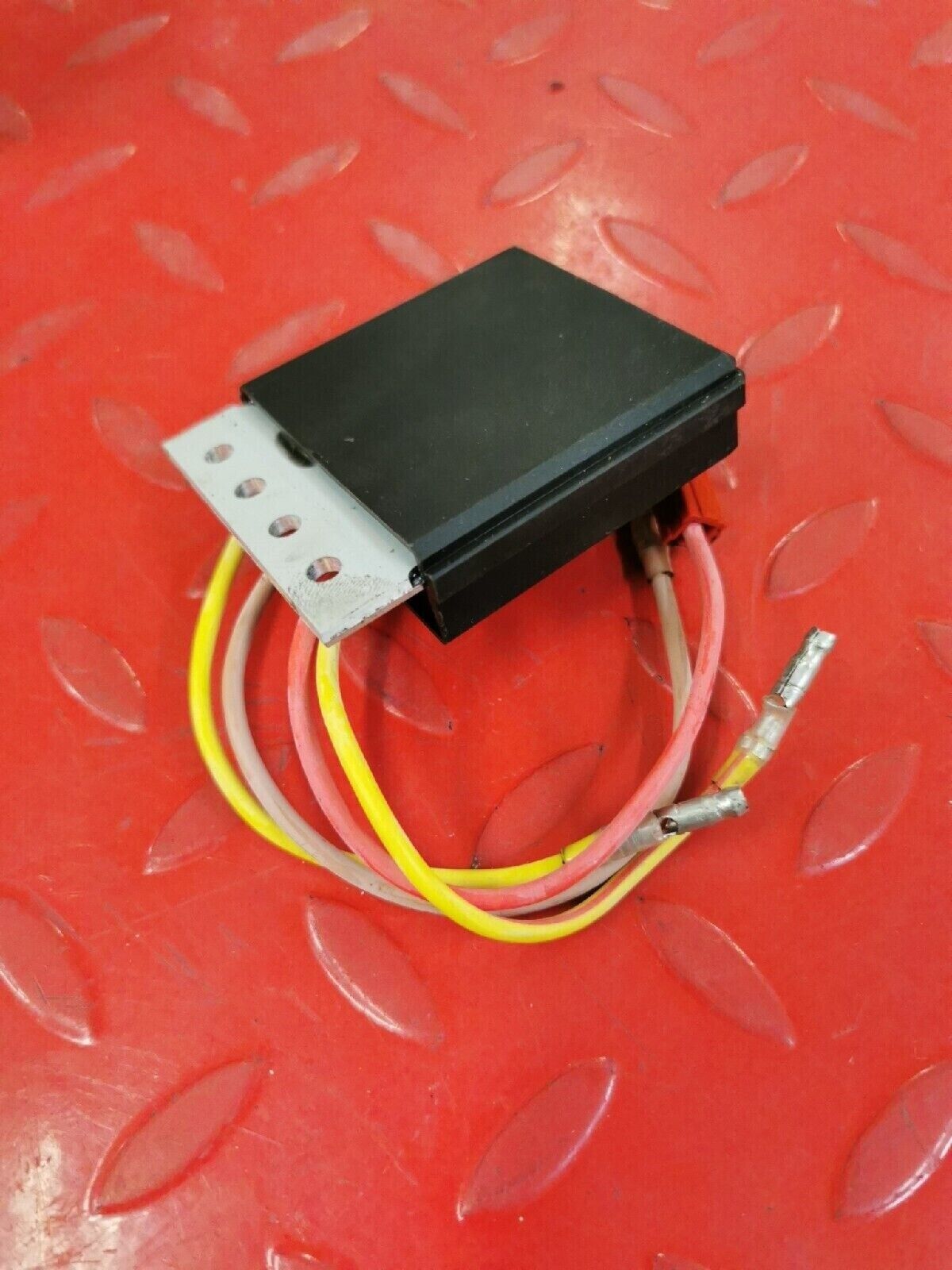 NOS DZE   POLARIS 400 700   Voltage Regulator  230-22088  J10