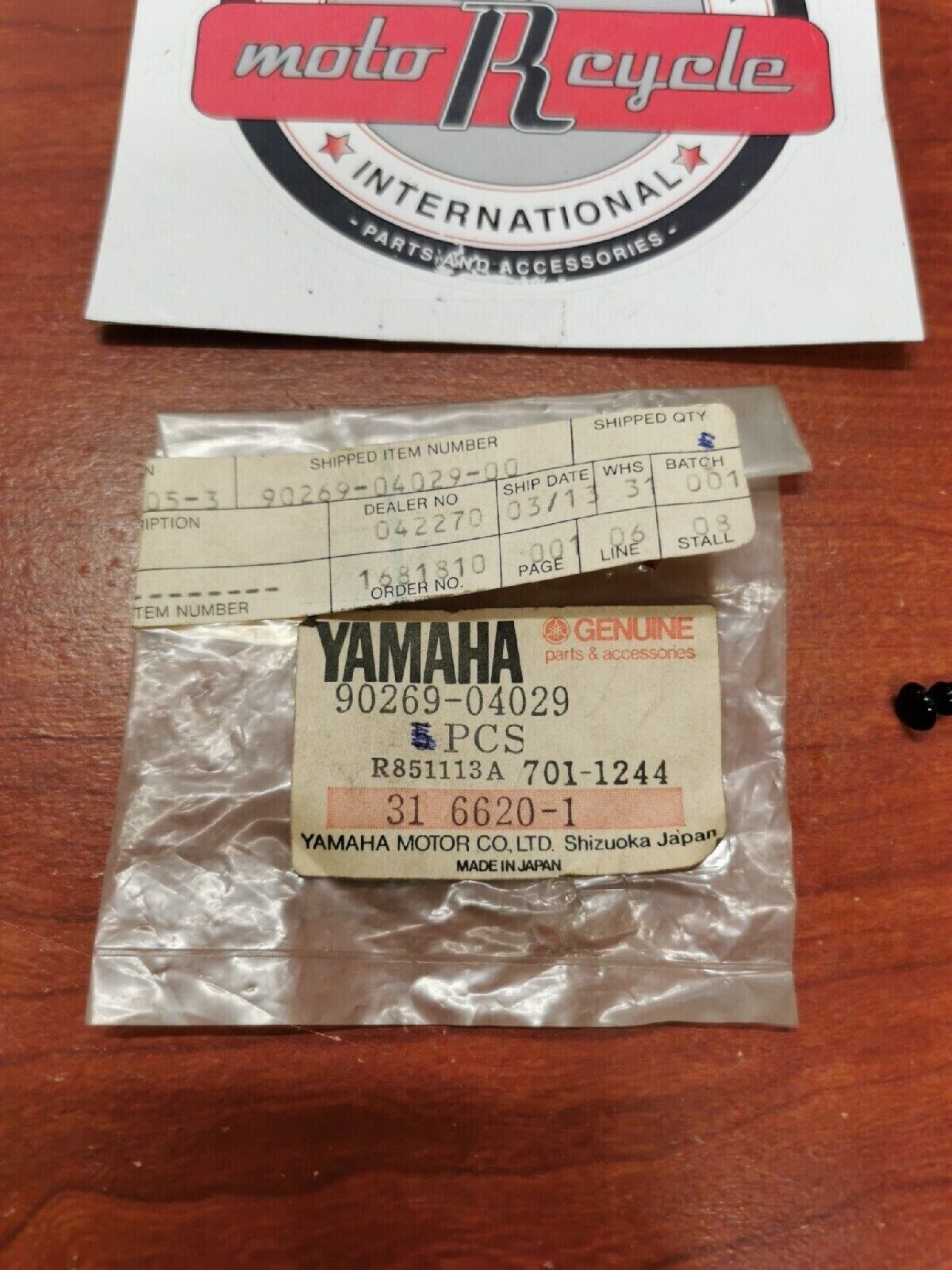 NOS Yamaha 1983 - 1986 CA50 1986 CE50ES SPECIAL SHAPE RIVET 90269-04029-00 Y69
