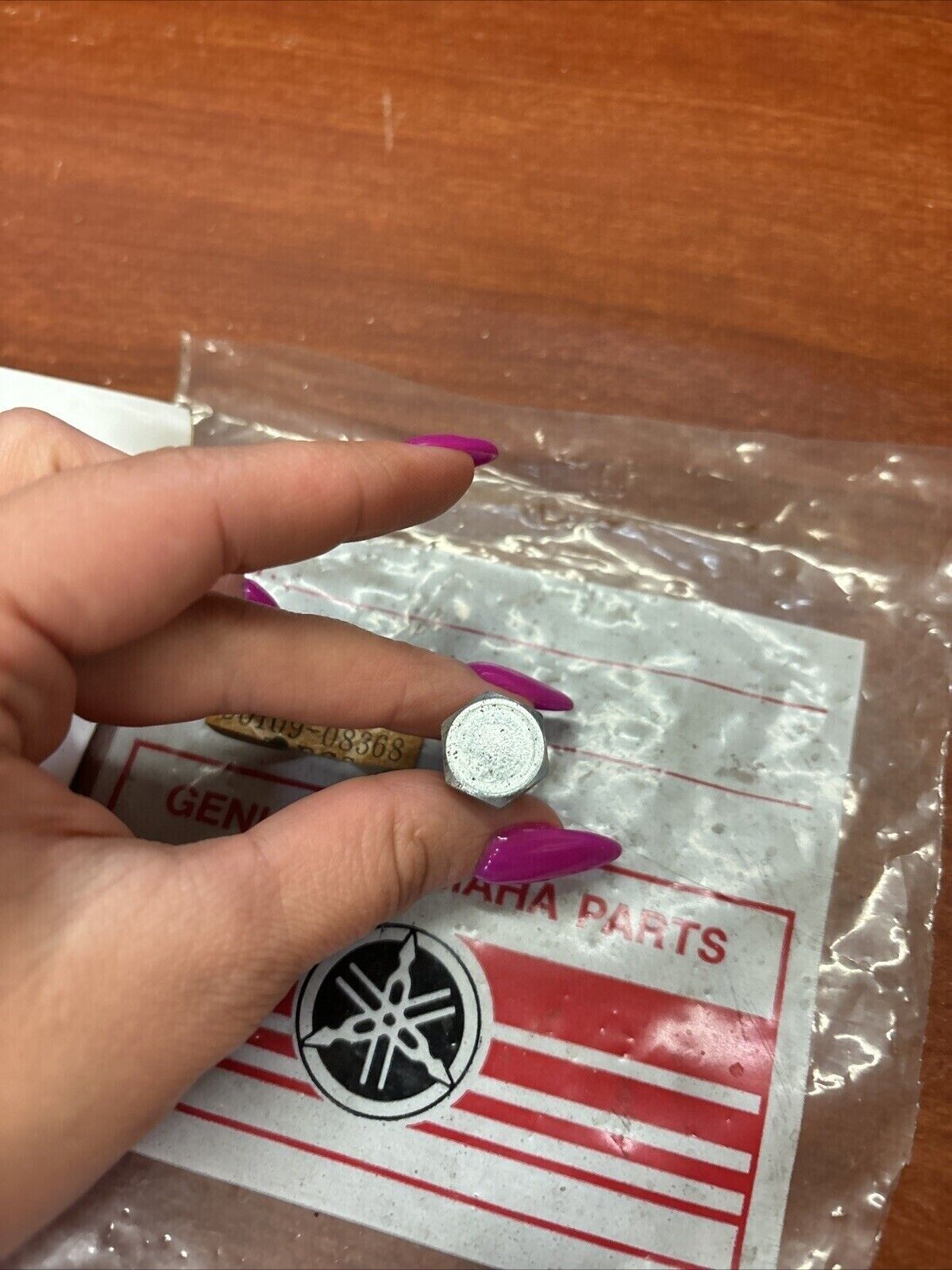 NOS Yamaha DT100 DT50 GT80 LB50 BOLT 183-25378-00-00 SUB 90109-08368-00 Y182