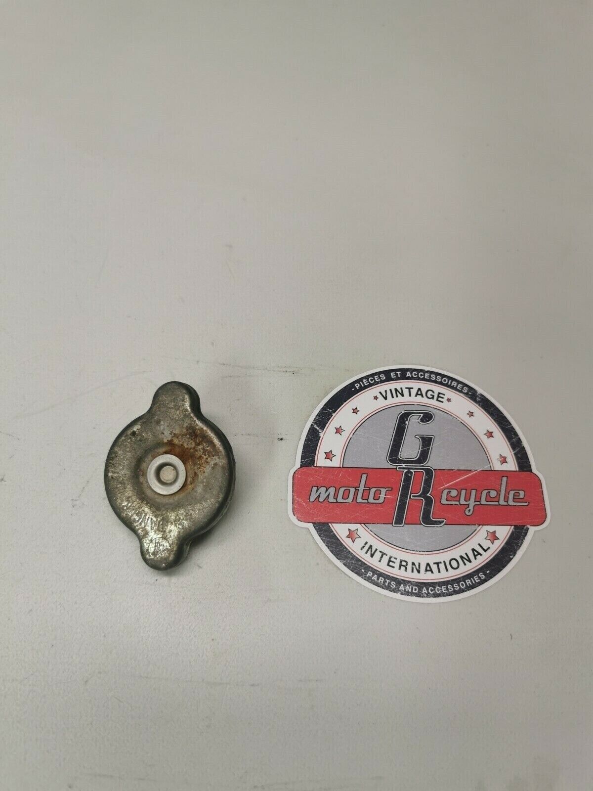 Honda CR125R 1986 radiator cap lid