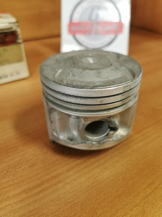 NOS YAMAHA XS500 1973 - 77 PISTON 2 O/S 0.50 SUPERCEDED BY 371-11636-05-00 Y46