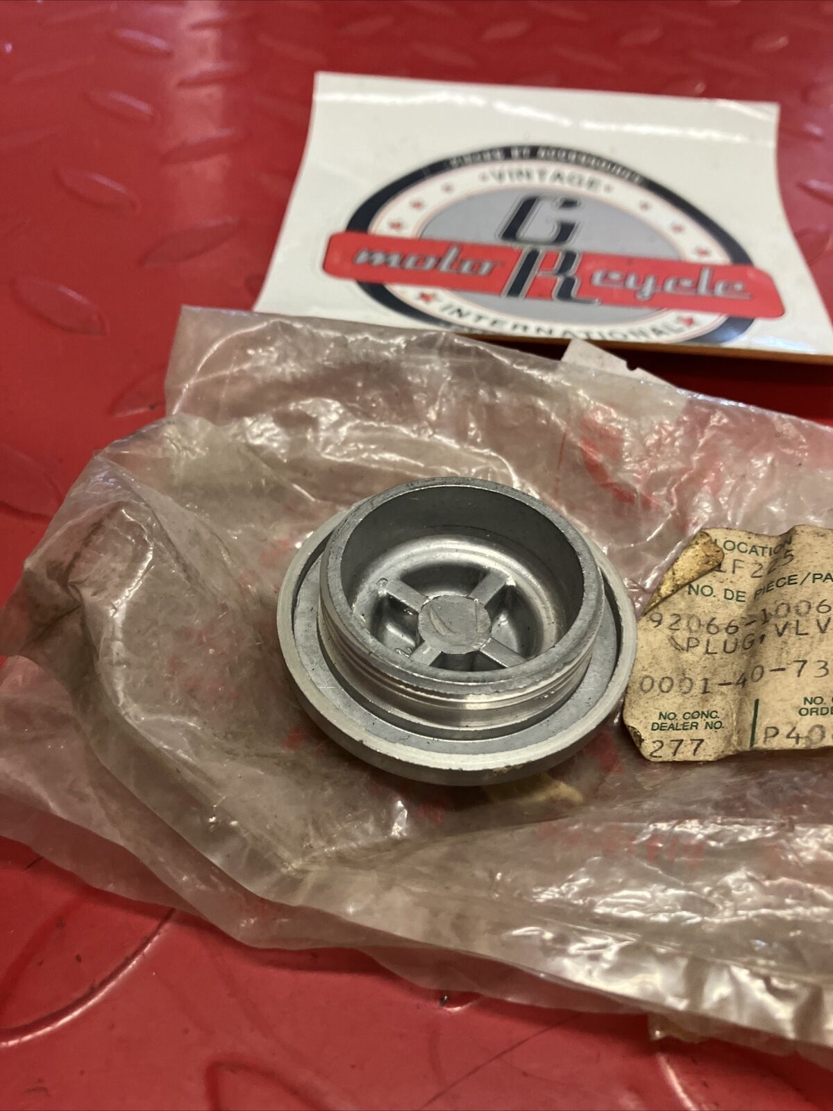 NEW NOS KAWASAKI VALVE ADJUSTING PLUG COVER 92066-1006 K17