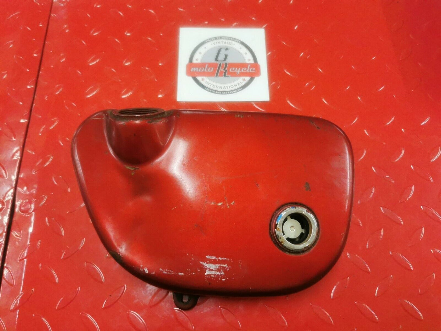 Yamaha YDS3 1966 oil tank YM1
