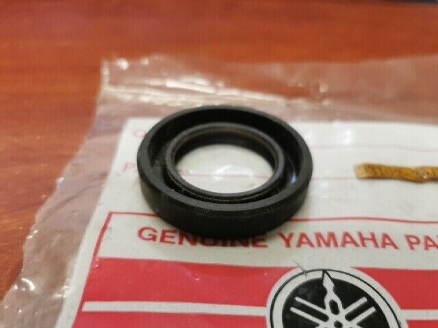 NOS Yamaha ET250 G1-A G3-A GP246 OIL SEAL (30X48X8) 93102-30128-00 Y136