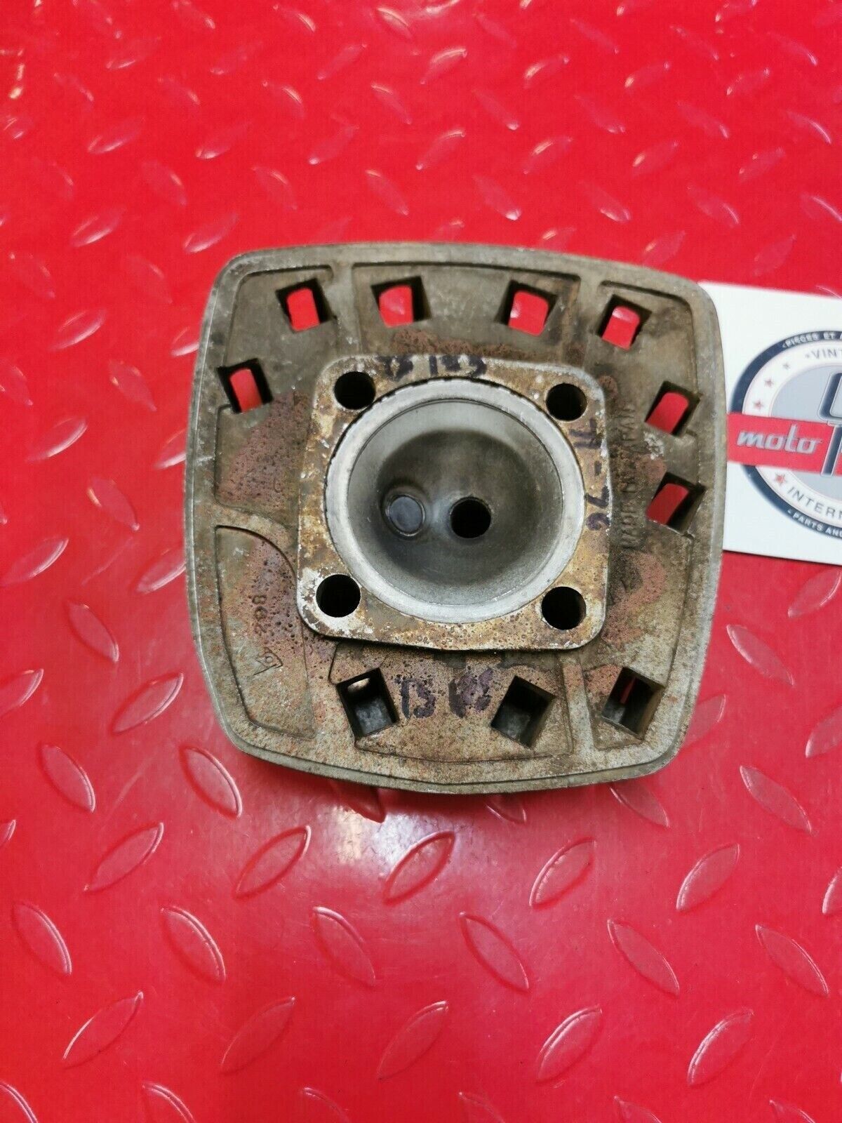 Suzuki TS185 1971 - 1976 cylinder head jug barrel cover T