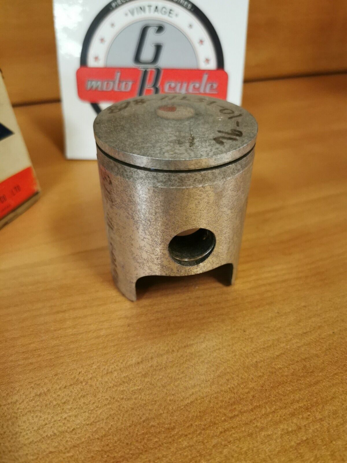 NOS YAMAHA PISTON STD 878-11631-01-96 Y46