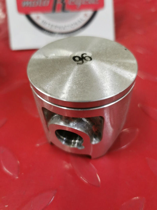 NOS YAMAHA YZ125 1981 PISTON STD 3N8-11631-10-96 Y50