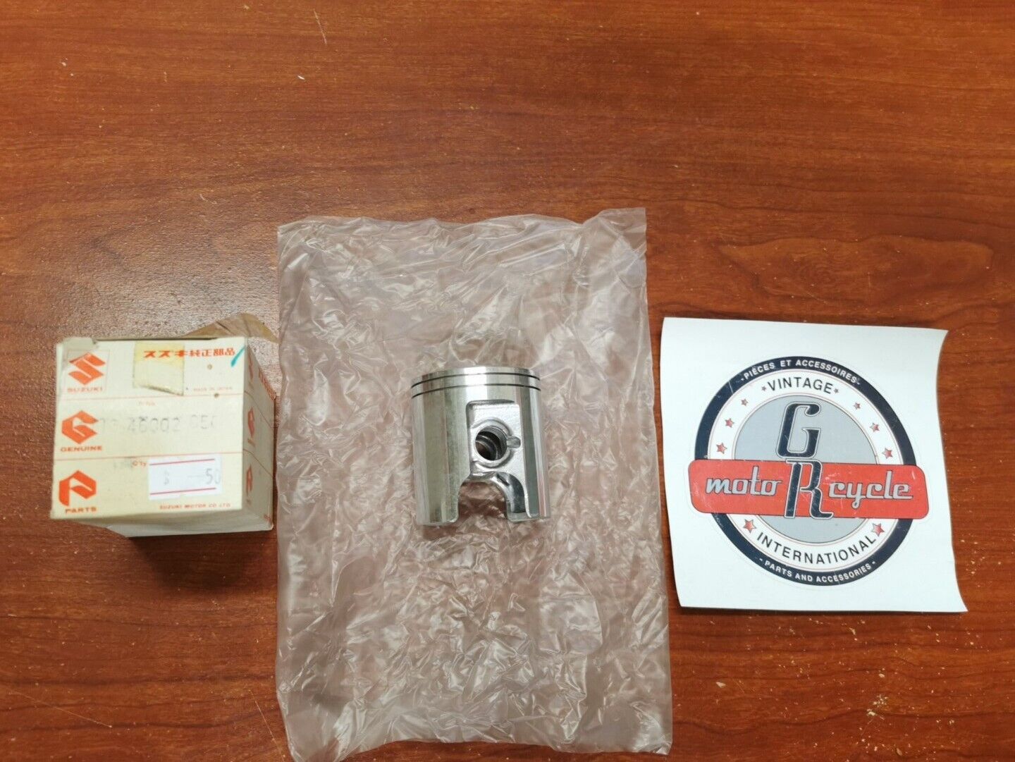 NOS SUZUKI RM80/X PISTON OS .50 12110-46002-050 SUB. 12103-46810-050 S31