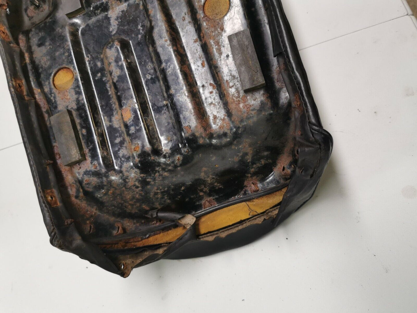 Honda CB750F 1978 seat saddle 77100-410-770ZA