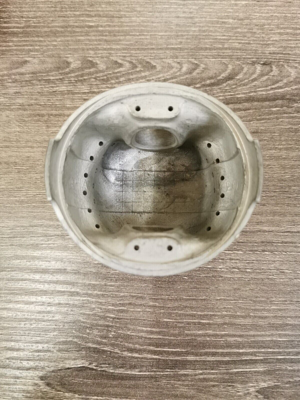 NOS YAMAHA  XS1100 1978   1979 PISTON STD  2H7-11631-04-46  Y47