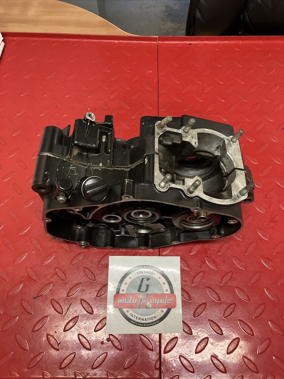 Suzuki DS100 1978 Crankcase left right crank case set