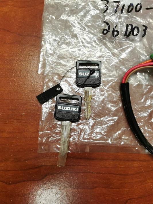 NOS SUZUKI GSF400 VX800 GS500 IGNITION SWITCH STEERING LOCK 37100-26D03 S30