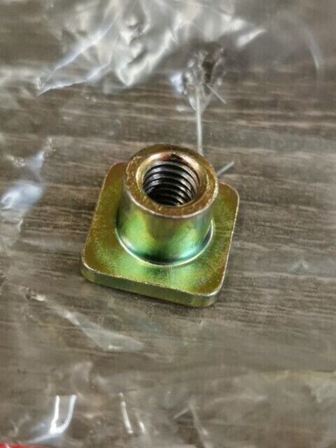 NOS SUZUKI RM125 1992 - 1995 RM250 RMX250R FENDER NUT63167-28E00 S57