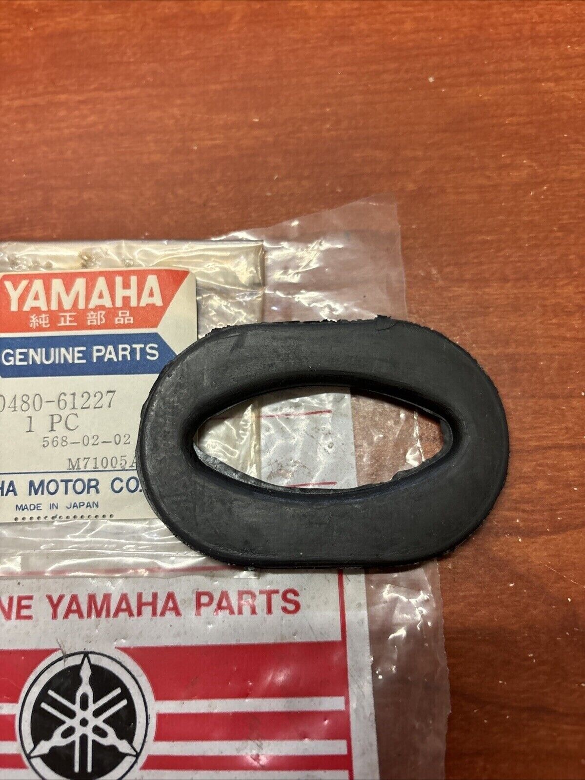 NOS Yamaha 1978 - 1981 ET250 GROMMET 90480-61227-00 Y180