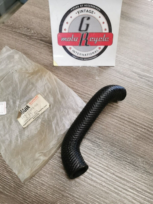 NOS YAMAHA YZ125 1983 RADIATOR HOSE PIPE 4 24x12484-00 Y54