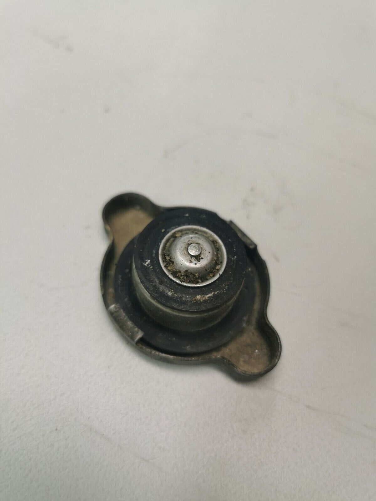 Honda CR125R 1986 radiator cap lid