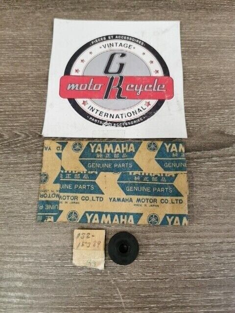NOS YAMAHA AT1E AT1M AT1C SEAL PUSH ROD SEAL PUSH ROD 132-15389-00-00 Y169