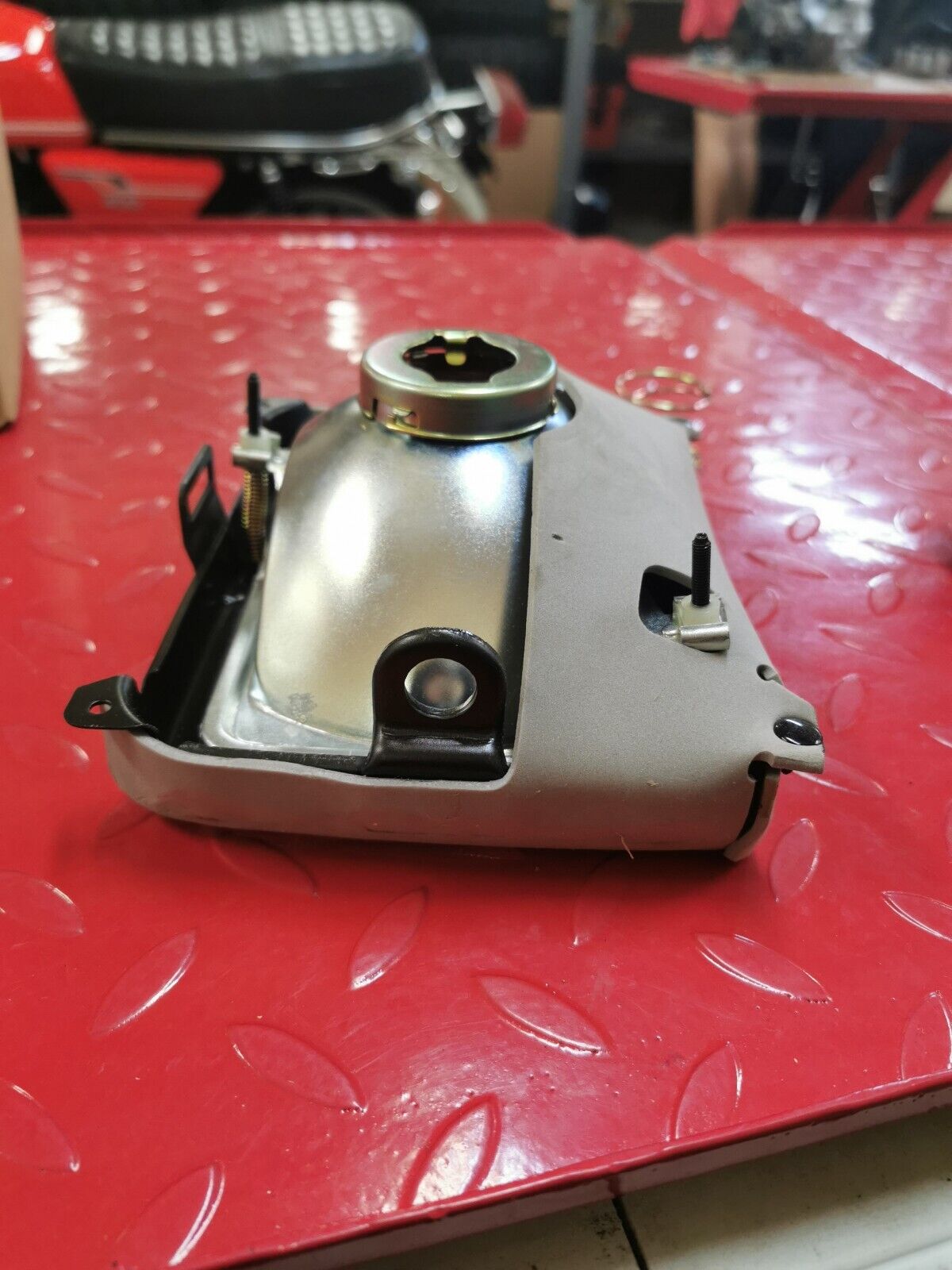 NOS Yamaha 1985 2000 XT350 1984 XT250 HEADLIGHT UNIT ASSY 42U-84303-60-00 Y10