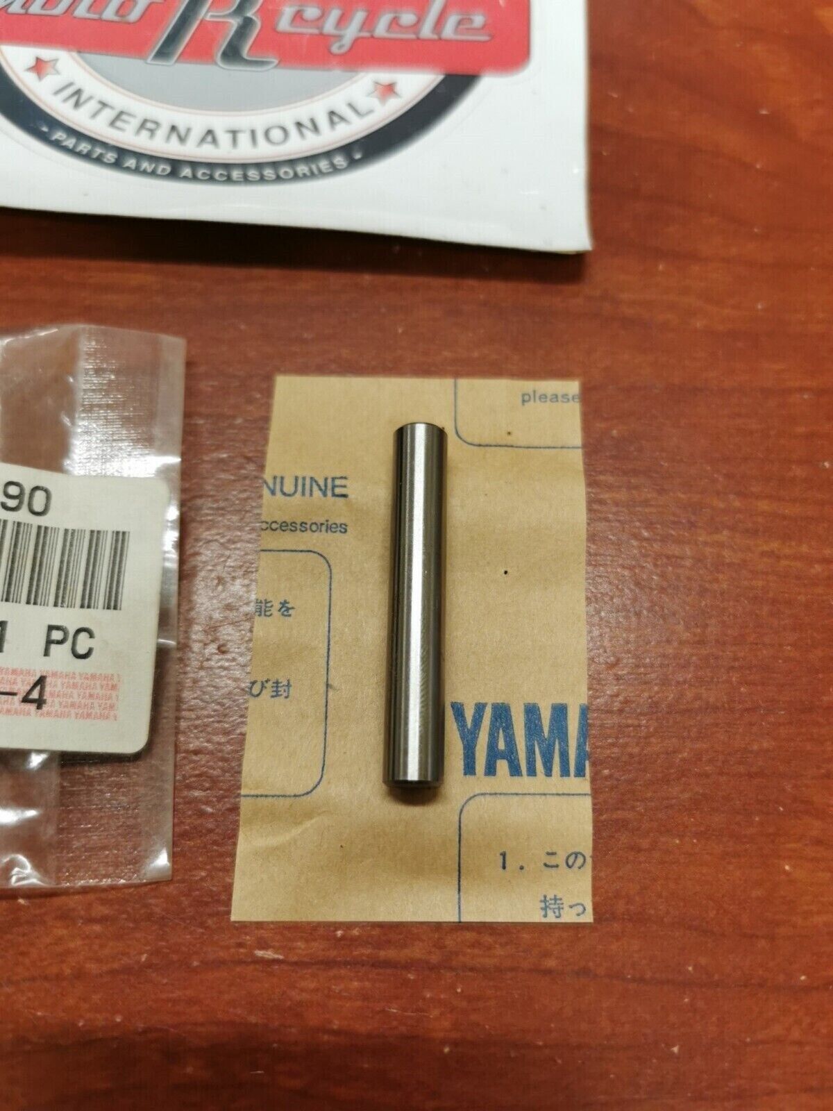 NOS Yamaha BR250 CS340 ET410 YZFR1 YZFR6 DOWEL PIN 93607-44190-00 Y99