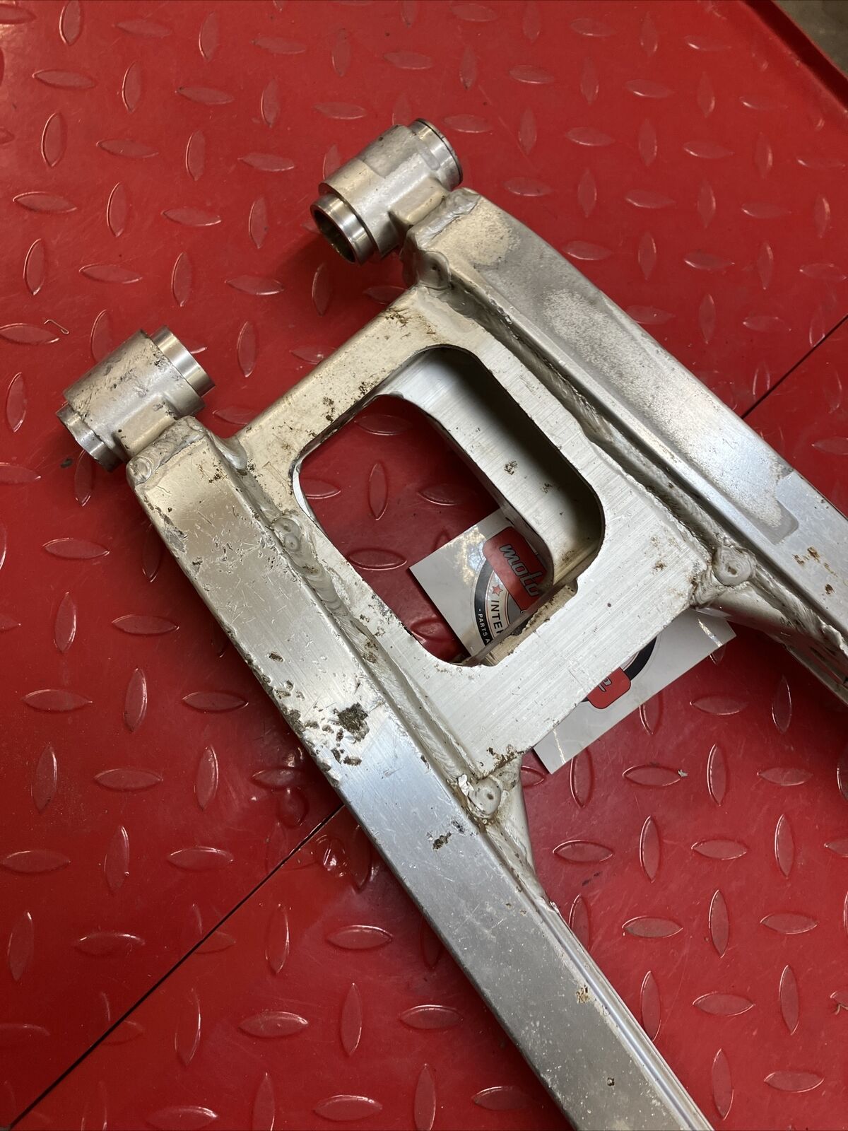 Honda CR250R 1984 swingarm rear swinging arm 2