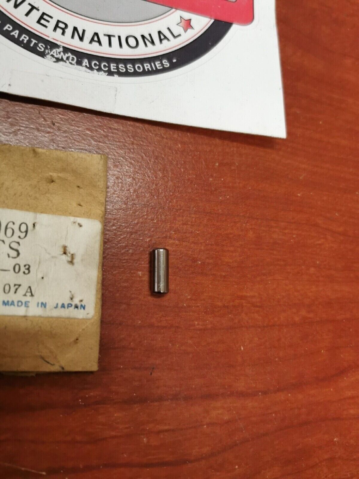 NOS Yamaha DOWEL PIN 93605-12069-00 Y70