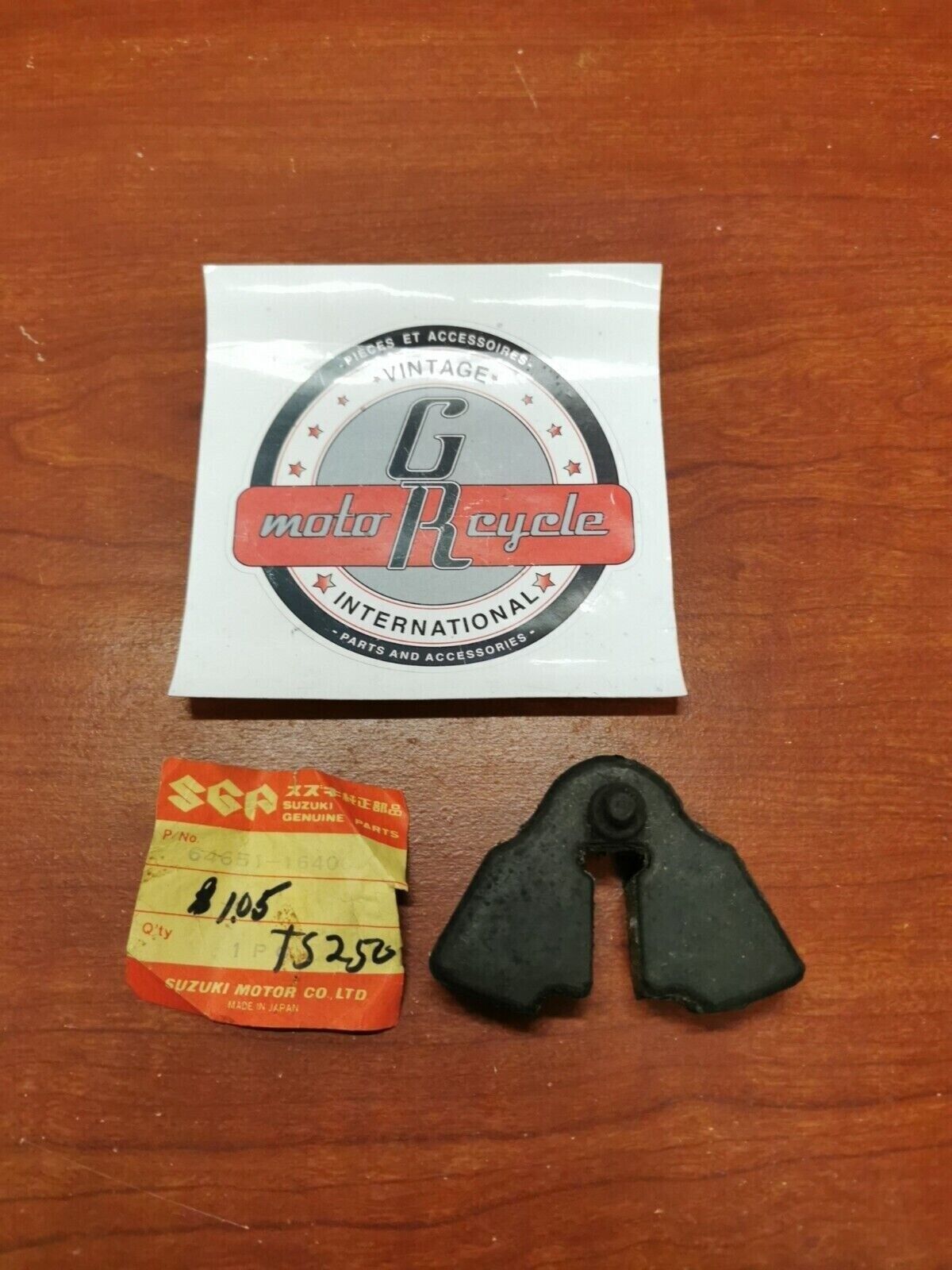 NOS Suzuki TS250 REAR HUB DAMPER 64651-16400 S18