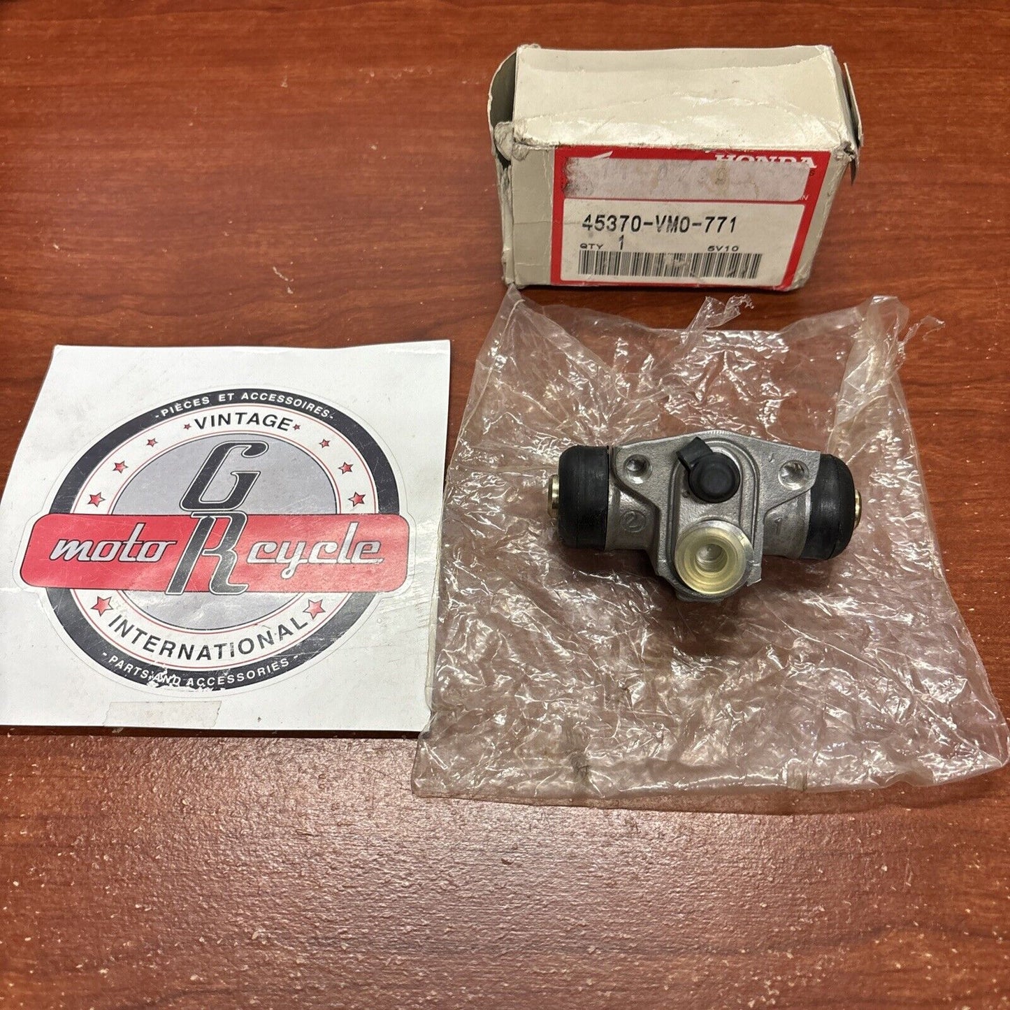 NOS Honda 1985 FL350R LEFT CYLINDER 45370-VM0-771 H155