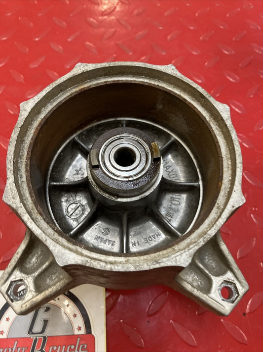 Suzuki RV90 1976 Front wheel hub 1973 - 1977 RV50 RV125